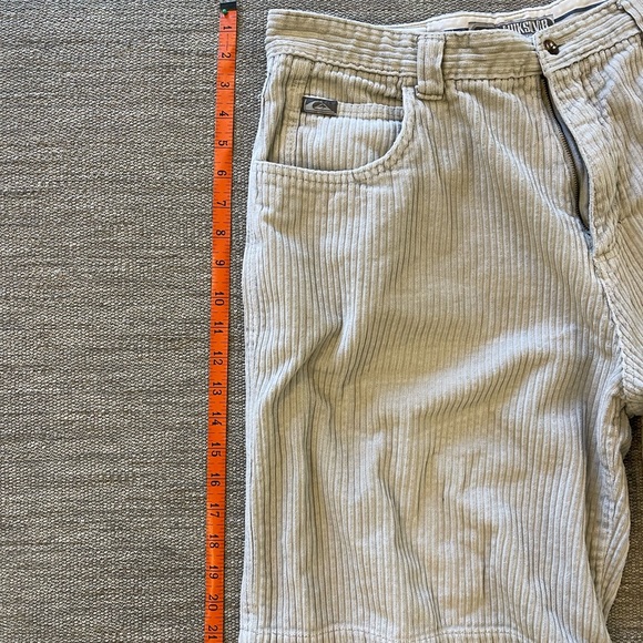 Vintage quicksilver corduroy shorts - Picture 3 of 4
